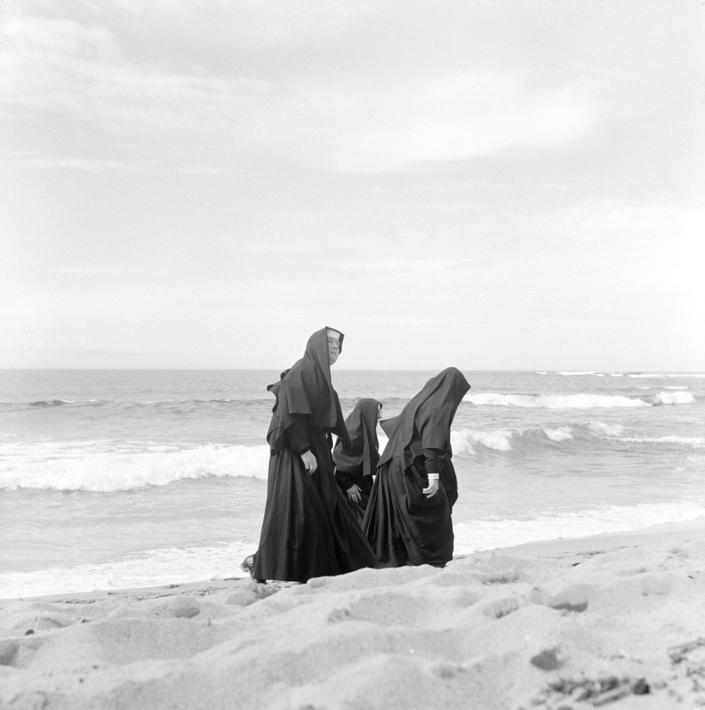 Nuns at Newport Beach, 1960 - Max Dupain Exhibition Photography