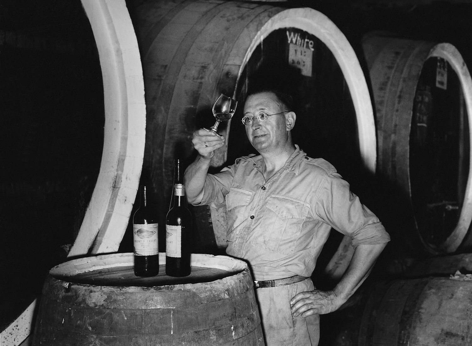 Wine quality assessment, Pokolbin, Hunter Valley 1950