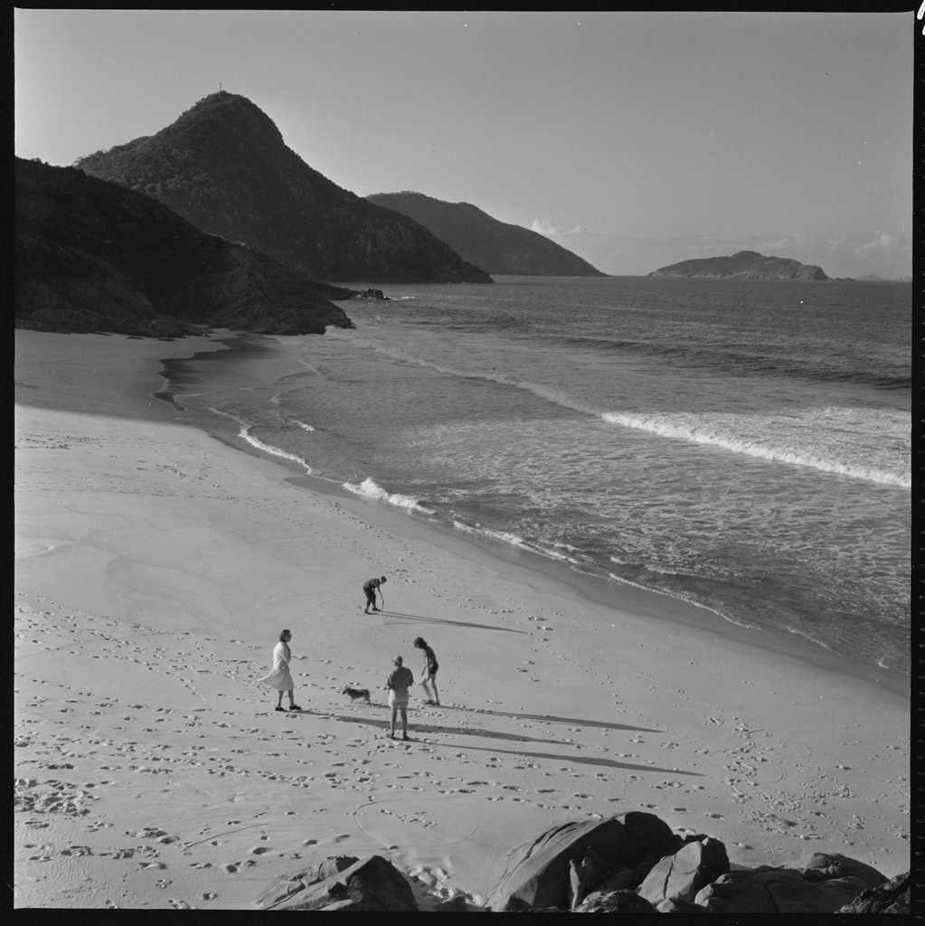 Beach goers, Mt Tomaree, Central Coast 1960s